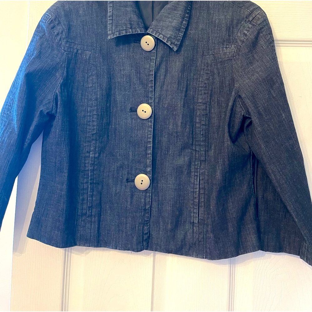 5 choices of a denim jacket all size small and in excellent condition